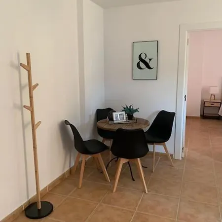 1ª Linea Edificio La Paz פואנגירולה