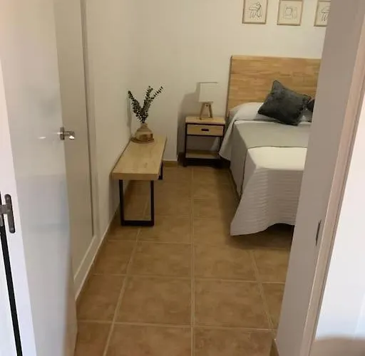 1ª Linea Edificio La Paz * フエンヒロラ