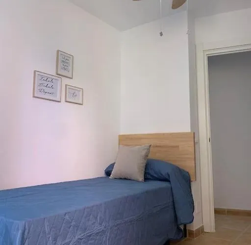 1ª Linea Edificio La Paz * フエンヒロラ